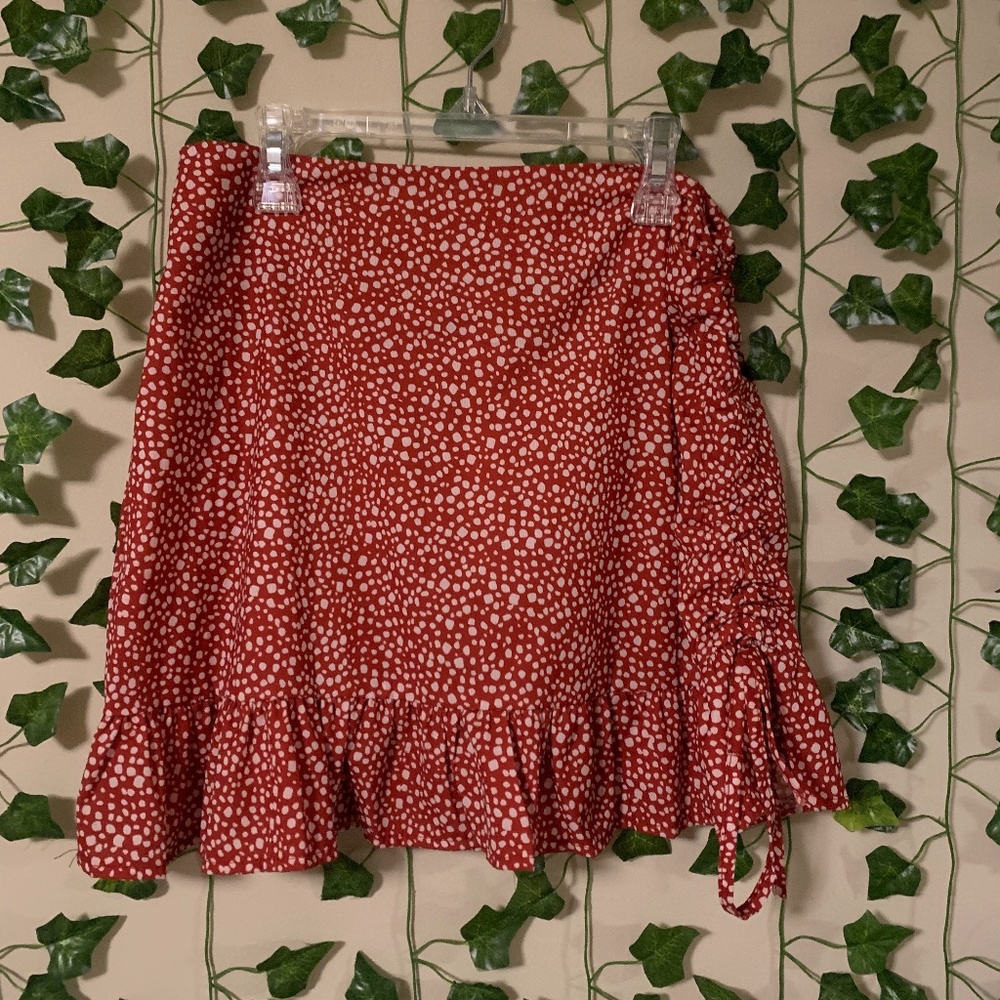 **LIKE NEW** SHEIN Red and White High Waisted Skirt  M